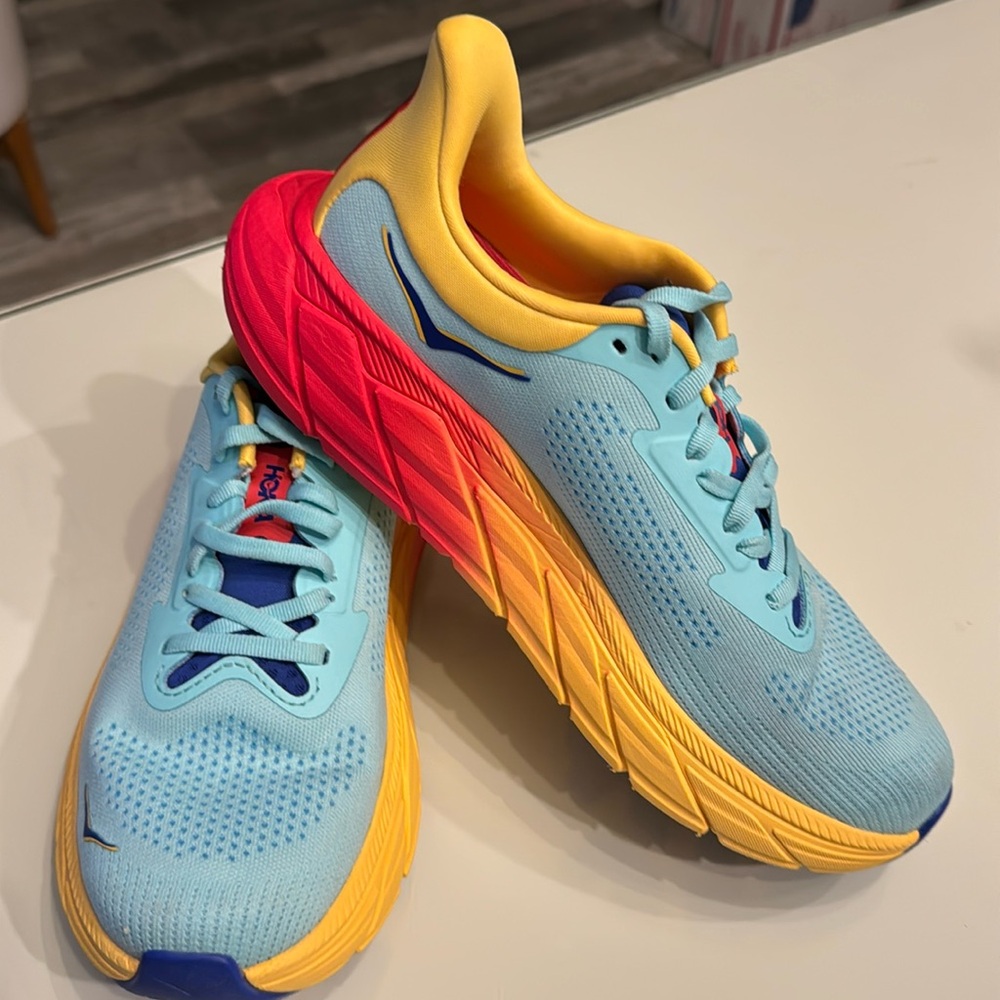 Hoka Arahi 7
